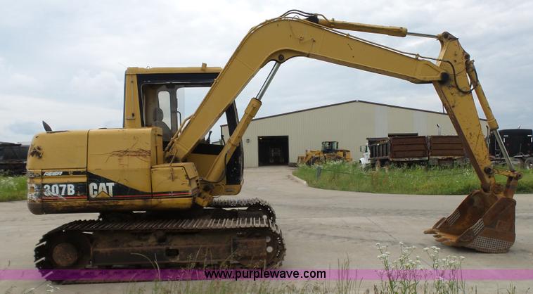 image for item K7166 1998 Caterpillar 307B mini excavator