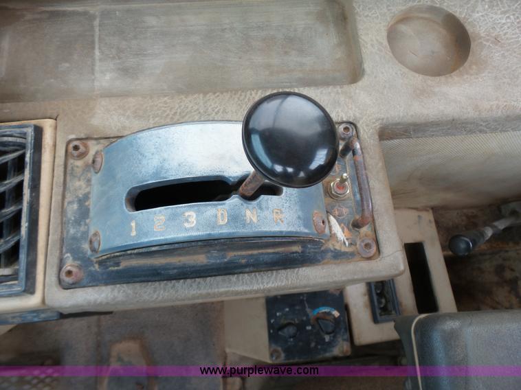 image for item K7169 1998 Caterpillar D400E articulated haul truck