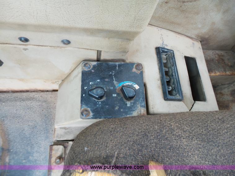 image for item K7169 1998 Caterpillar D400E articulated haul truck