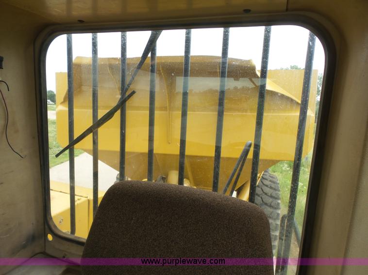 image for item K7169 1998 Caterpillar D400E articulated haul truck