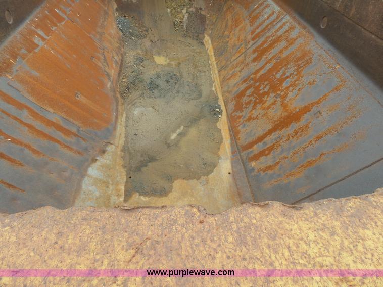 image for item K7169 1998 Caterpillar D400E articulated haul truck