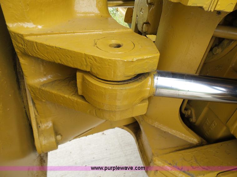 image for item K7169 1998 Caterpillar D400E articulated haul truck