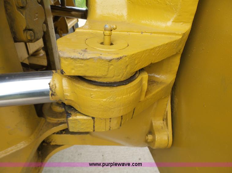 image for item K7169 1998 Caterpillar D400E articulated haul truck