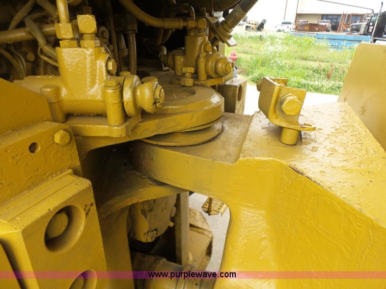 image for item K7169 1998 Caterpillar D400E articulated haul truck