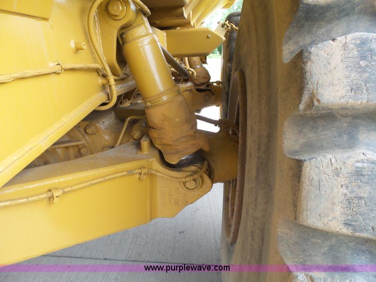 image for item K7169 1998 Caterpillar D400E articulated haul truck