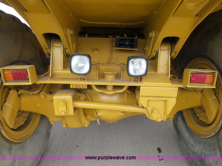 image for item K7169 1998 Caterpillar D400E articulated haul truck