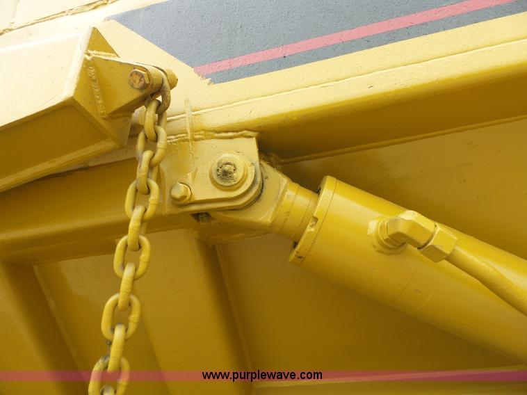 image for item K7169 1998 Caterpillar D400E articulated haul truck