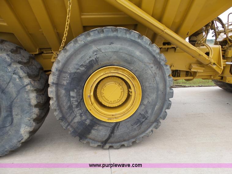 image for item K7169 1998 Caterpillar D400E articulated haul truck