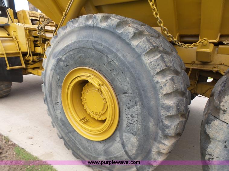 image for item K7169 1998 Caterpillar D400E articulated haul truck