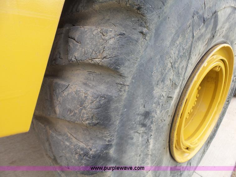 image for item K7169 1998 Caterpillar D400E articulated haul truck