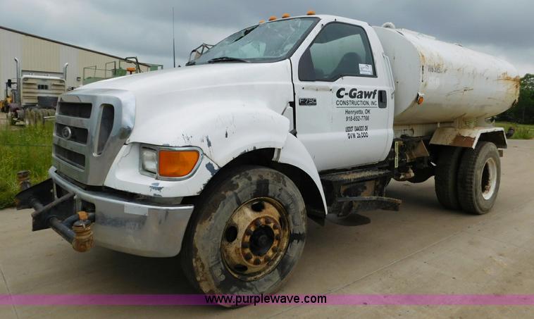 image for item K7170 2005 Ford F750 Super Duty tank truck