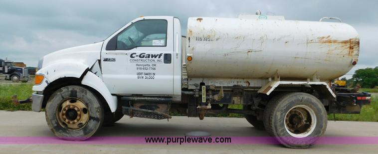 image for item K7170 2005 Ford F750 Super Duty tank truck