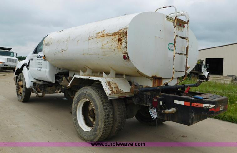 image for item K7170 2005 Ford F750 Super Duty tank truck