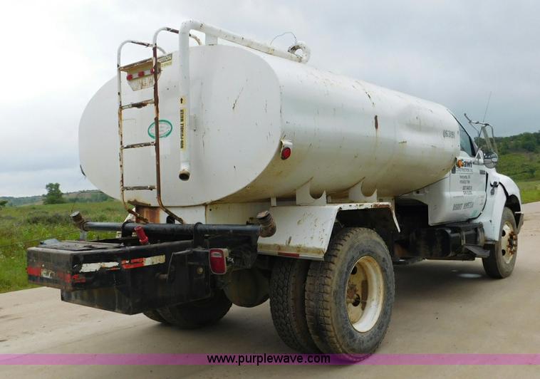 image for item K7170 2005 Ford F750 Super Duty tank truck