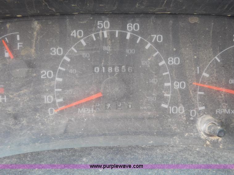 image for item K7170 2005 Ford F750 Super Duty tank truck