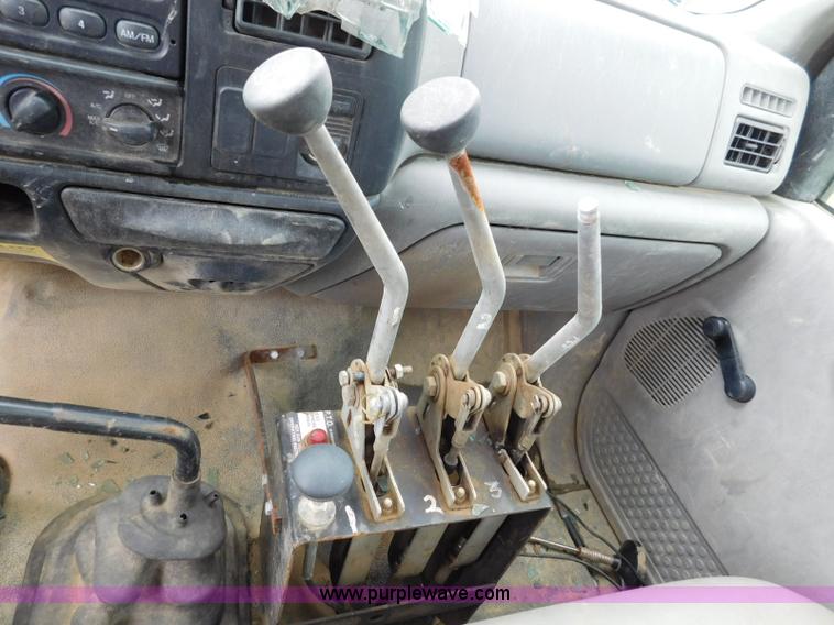 image for item K7170 2005 Ford F750 Super Duty tank truck