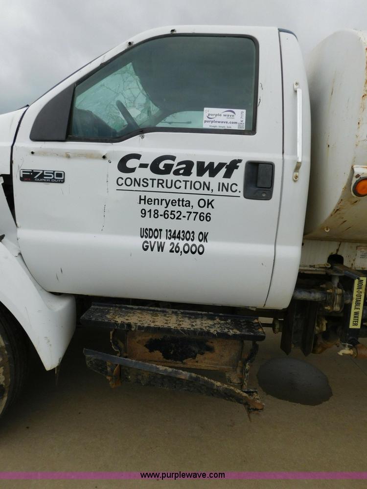 image for item K7170 2005 Ford F750 Super Duty tank truck