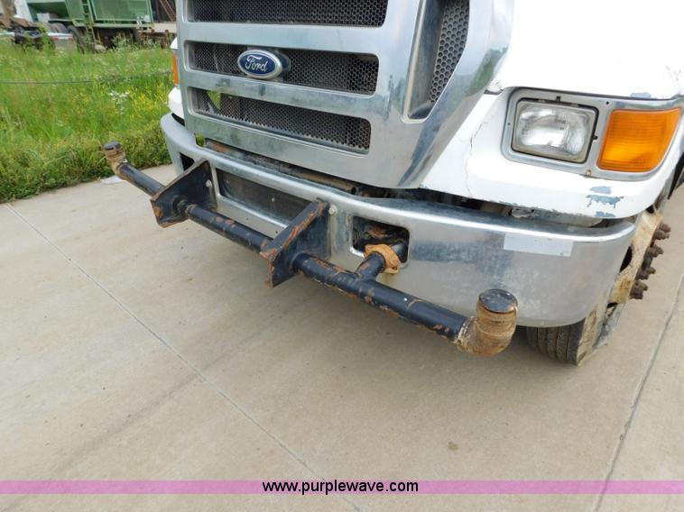 image for item K7170 2005 Ford F750 Super Duty tank truck