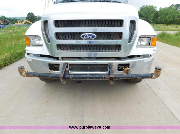 image for item K7170 2005 Ford F750 Super Duty tank truck