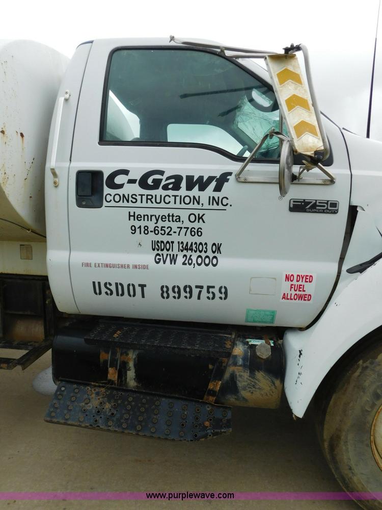 image for item K7170 2005 Ford F750 Super Duty tank truck