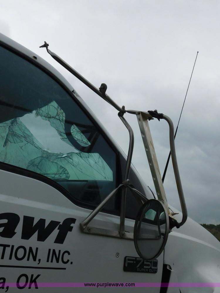 image for item K7170 2005 Ford F750 Super Duty tank truck