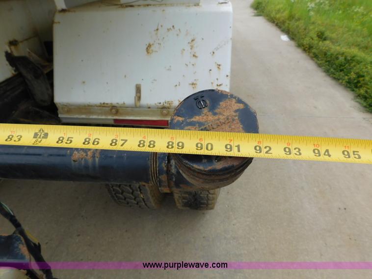 image for item K7170 2005 Ford F750 Super Duty tank truck