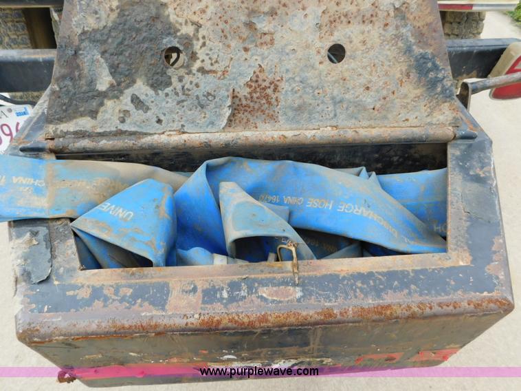 image for item K7170 2005 Ford F750 Super Duty tank truck