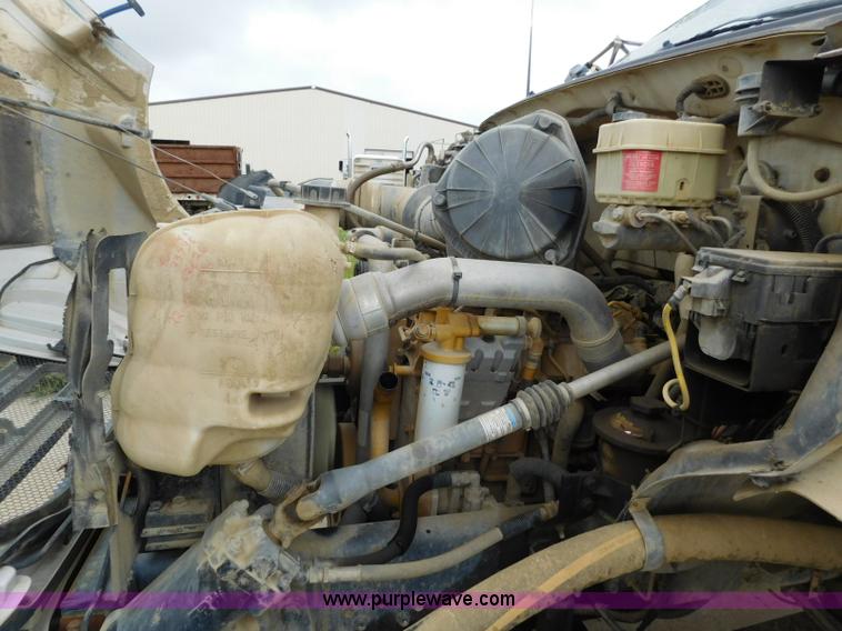 image for item K7170 2005 Ford F750 Super Duty tank truck