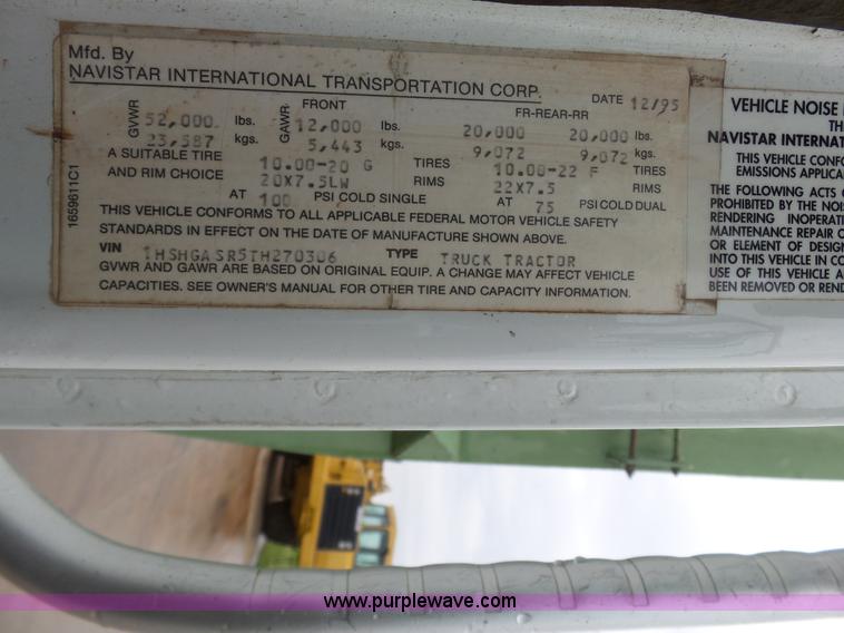 image for item K7171 1996 International 8200 hydro mulcher truck