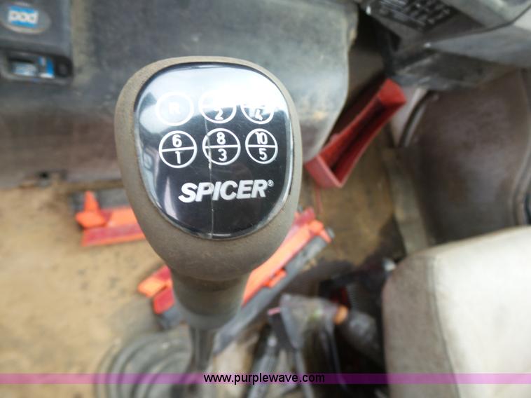 image for item K7171 1996 International 8200 hydro mulcher truck