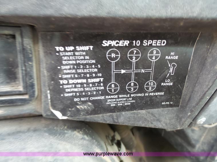 image for item K7171 1996 International 8200 hydro mulcher truck