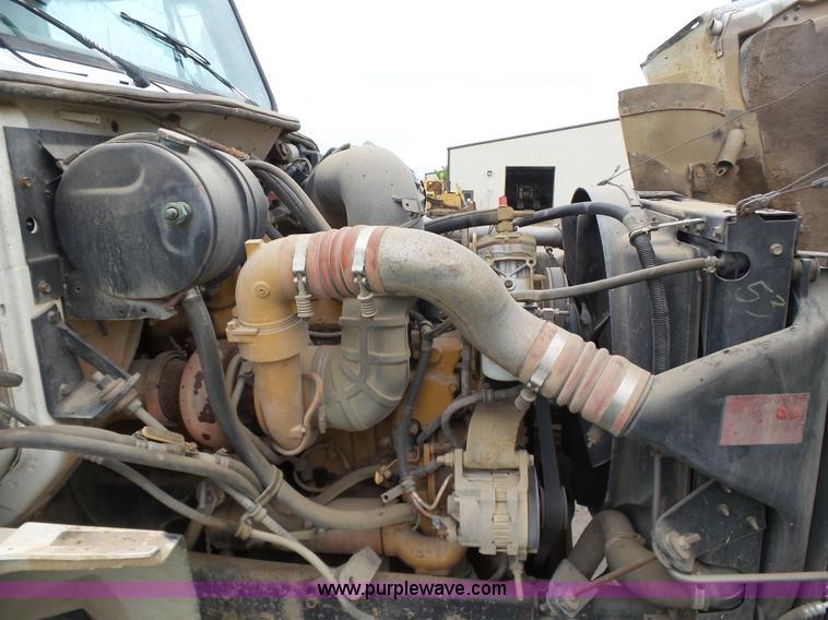 image for item K7171 1996 International 8200 hydro mulcher truck