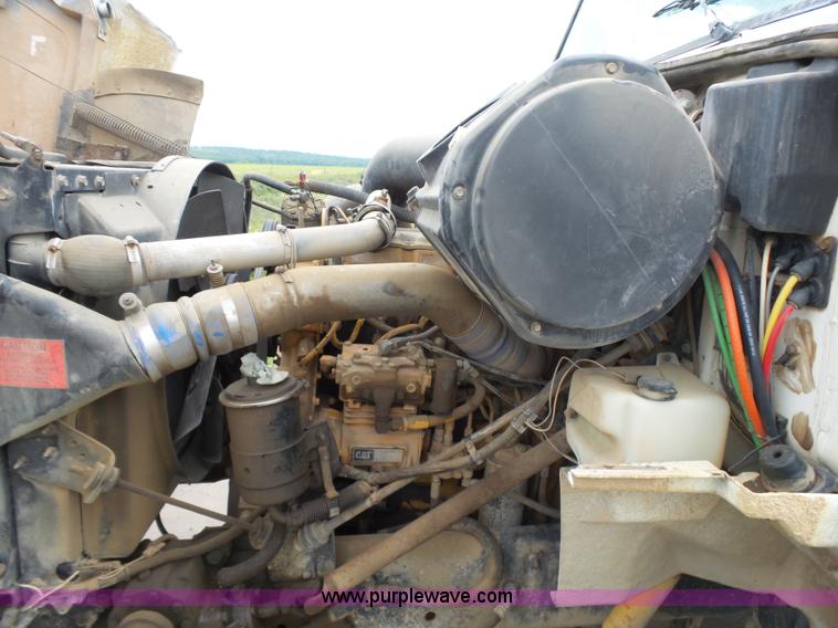 image for item K7171 1996 International 8200 hydro mulcher truck