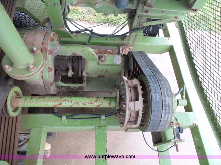 image for item K7171 1996 International 8200 hydro mulcher truck