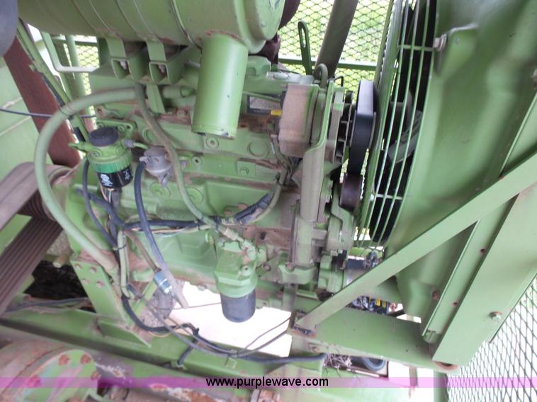 image for item K7171 1996 International 8200 hydro mulcher truck