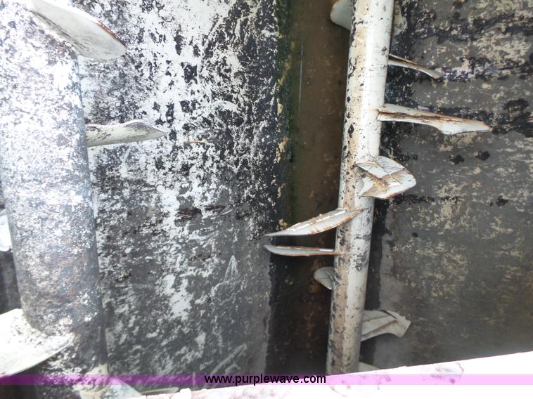 image for item K7171 1996 International 8200 hydro mulcher truck