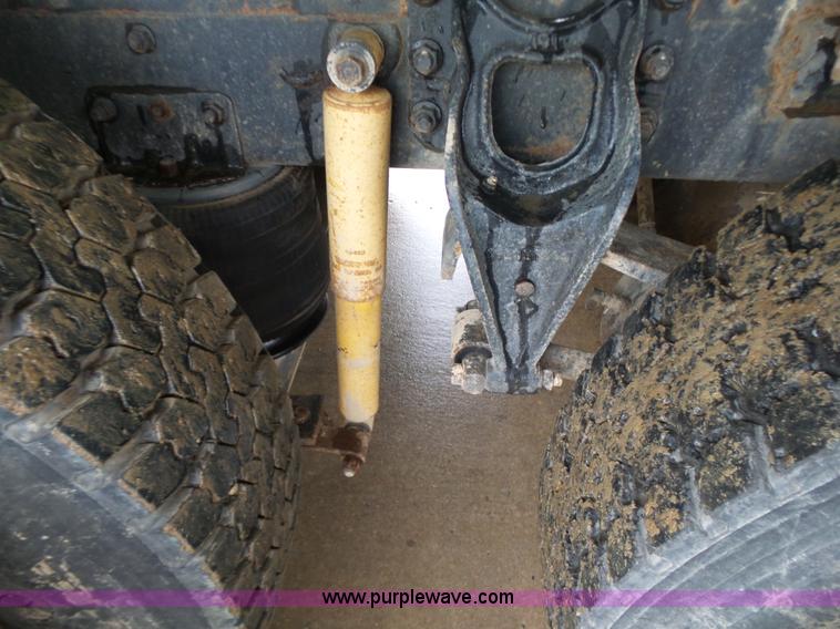 image for item K7171 1996 International 8200 hydro mulcher truck