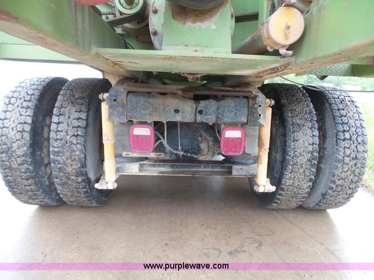 image for item K7171 1996 International 8200 hydro mulcher truck