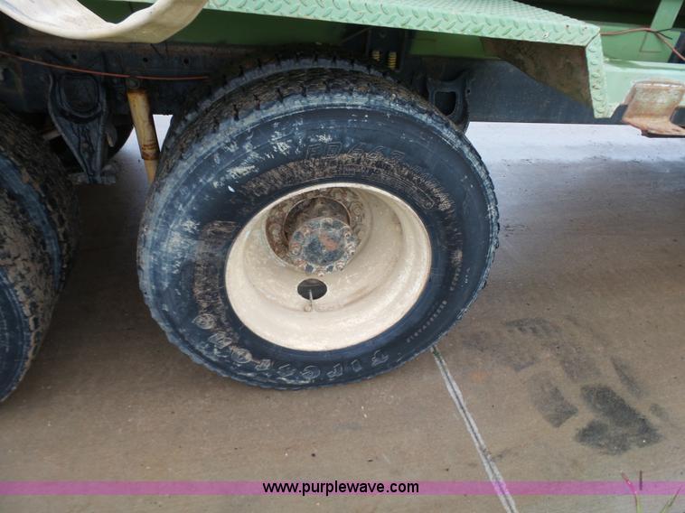 image for item K7171 1996 International 8200 hydro mulcher truck