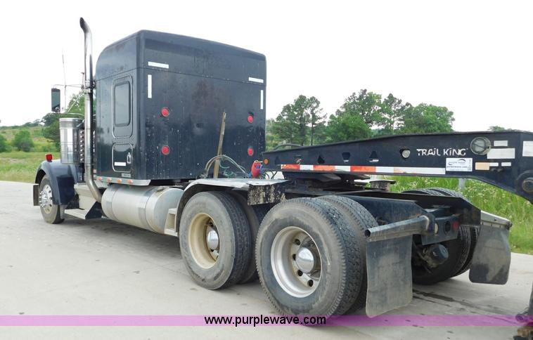 image for item K7172 2003 Kenworth W900 semi truck