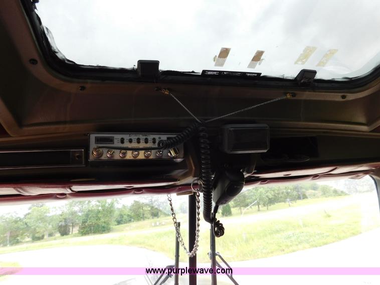 image for item K7172 2003 Kenworth W900 semi truck