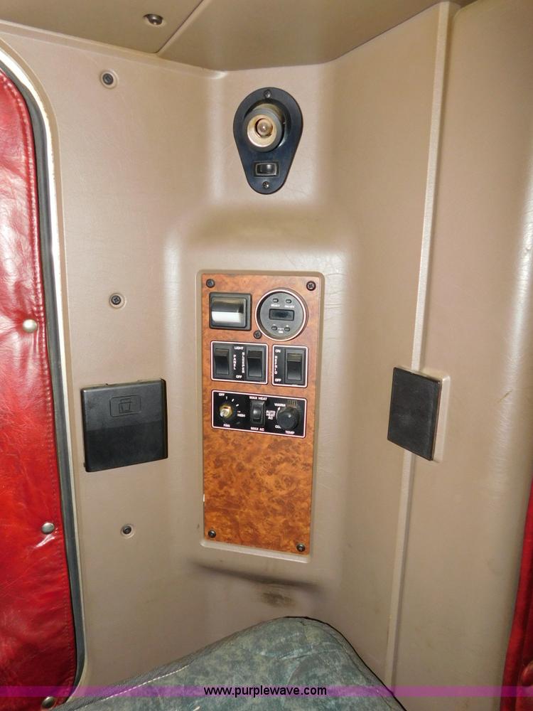 image for item K7172 2003 Kenworth W900 semi truck