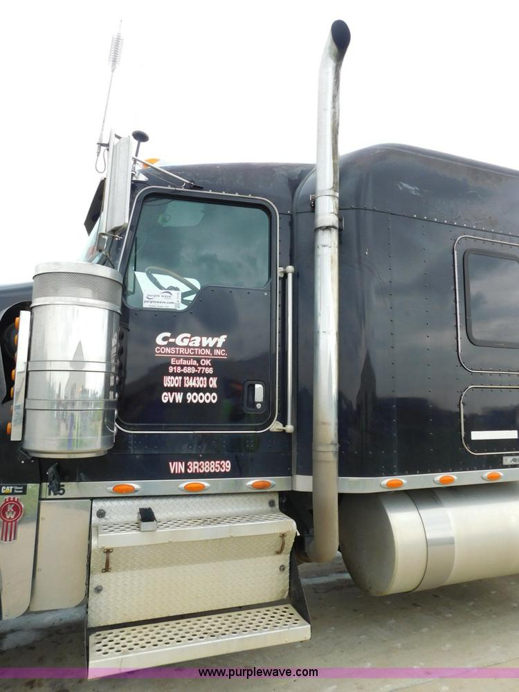 image for item K7172 2003 Kenworth W900 semi truck