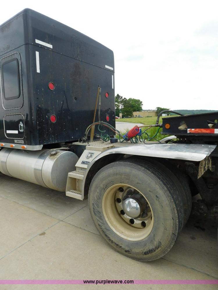 image for item K7172 2003 Kenworth W900 semi truck