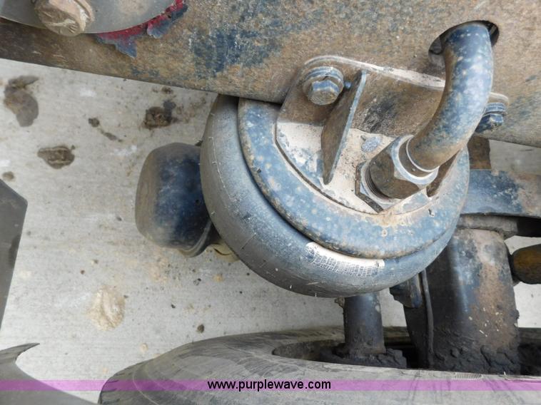 image for item K7172 2003 Kenworth W900 semi truck