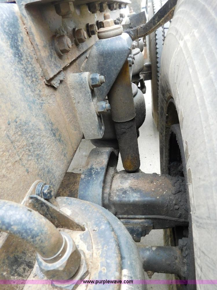 image for item K7172 2003 Kenworth W900 semi truck