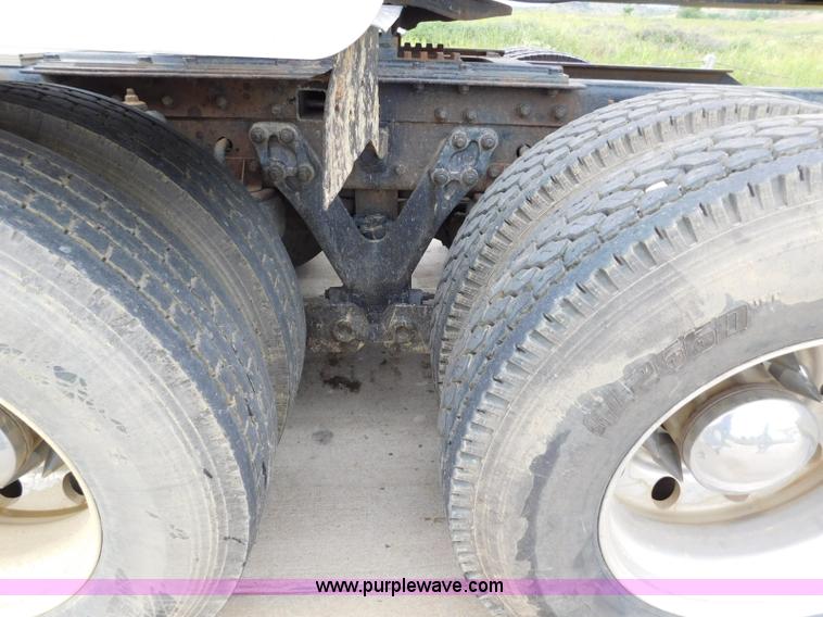 image for item K7172 2003 Kenworth W900 semi truck