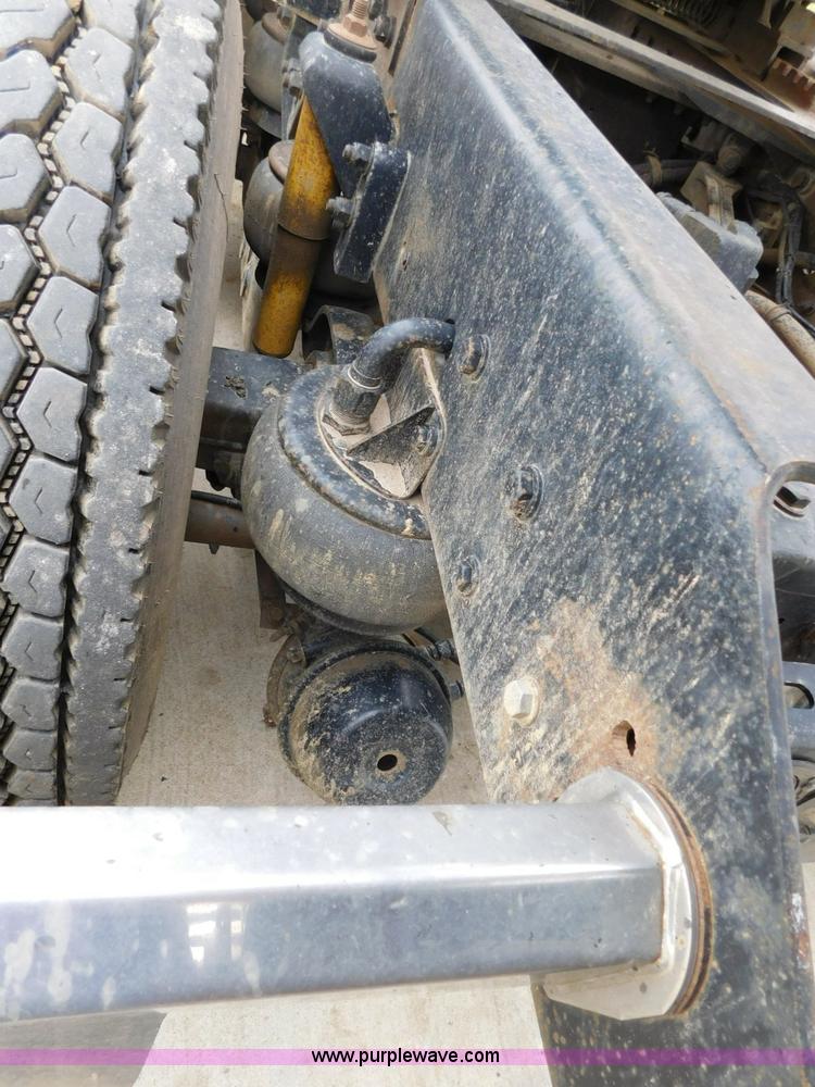 image for item K7172 2003 Kenworth W900 semi truck