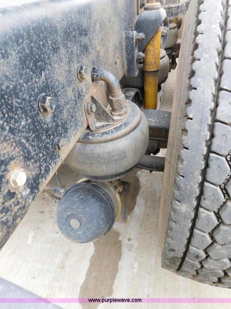 image for item K7172 2003 Kenworth W900 semi truck