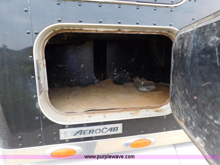 image for item K7172 2003 Kenworth W900 semi truck